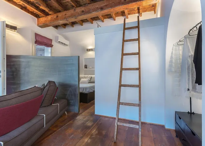 Guesthost - Center X3 * Ferrara