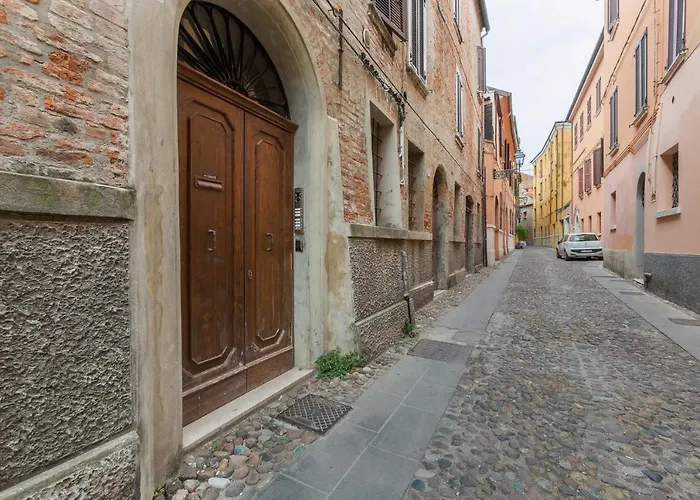 Guesthost - Center X3